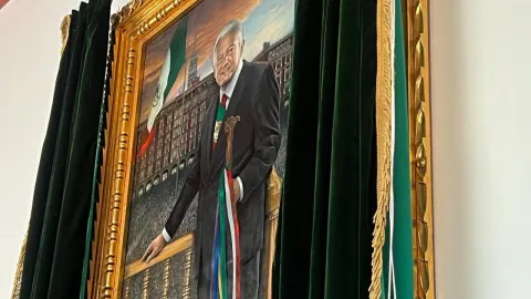 retrato-amlo-palacio-nacional