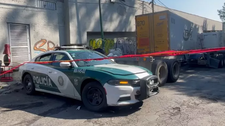 CDMX: Atropellan y matan a compañero por “echar aguas” a un tráiler