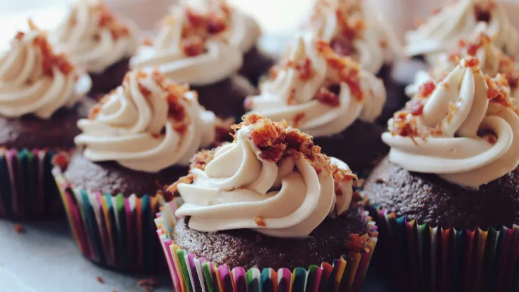 Muchas personas prefieren reemplazar el pastel de cumpleaños por cupcakes.