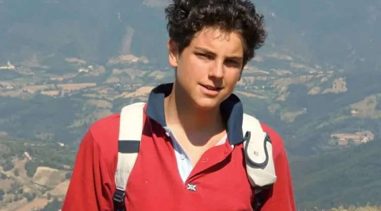 Carlo Acutis influencer de dios santo millenial