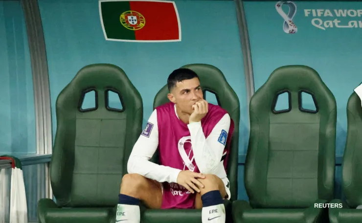 Cristiano Ronaldo en la banca de la selección de Portugal