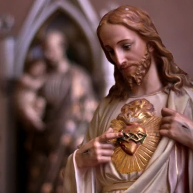 Figura de Jesucristo en iglesia.