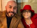 Lupillo Rivera con su mamá..jpg