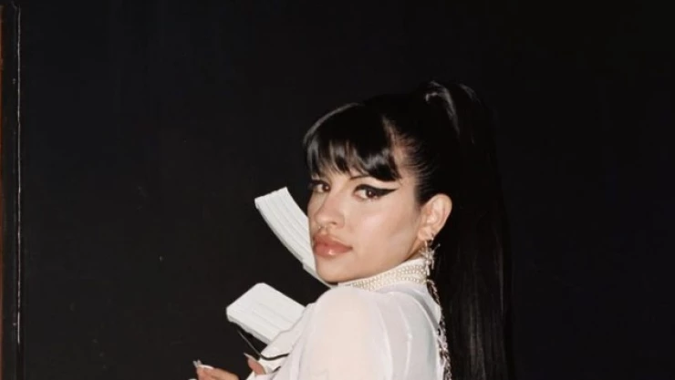 Estrenando novio - Cazzu levanta polémica al aparecer con misterioso hombre