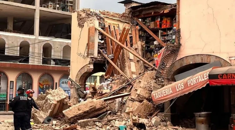 Derrumbe edificio Ixtlahuaca en Edomex