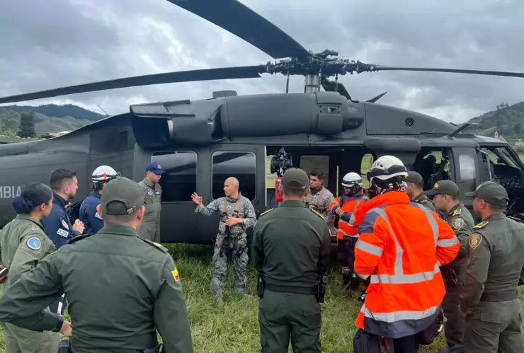 Diez personas, incluidos tres menores, murieron tras el accidente aéreo en Colombia