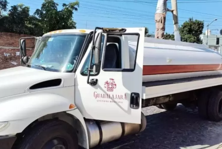 ¿Sin agua en Tlaquepaque o Tonalá? Así puedes pedir una pipa tras el megacorte del SIAPA en la ZMG de Jalisco