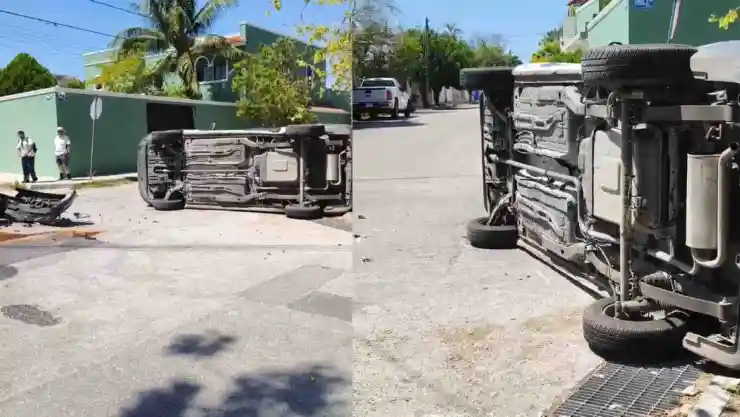 FOTOS_ Fuerte accidente deja dos autos volcados en San Ramón Norte, hoy 10 de abril de 2025