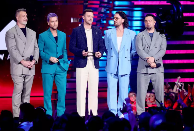 *NSYNC regresa con nueva música después de 20 años