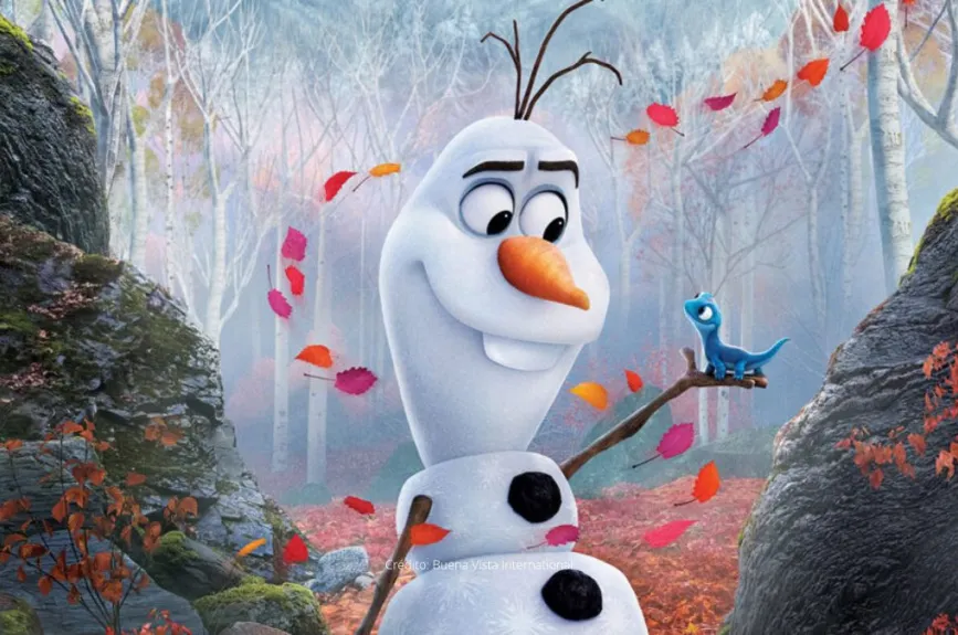 Anna desconoce que Elsa escucha una voz que la perturba y no la deja dormir.