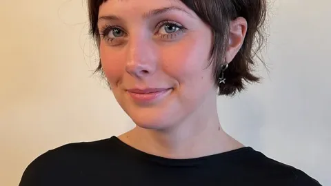 Corte bixie para mujeres de 60 años
