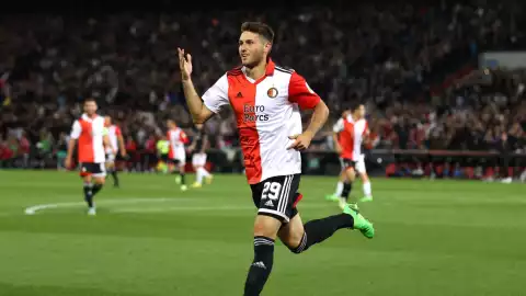 ¡Imparable! Santiago Giménez igualó la marca de Hugo Sánchez