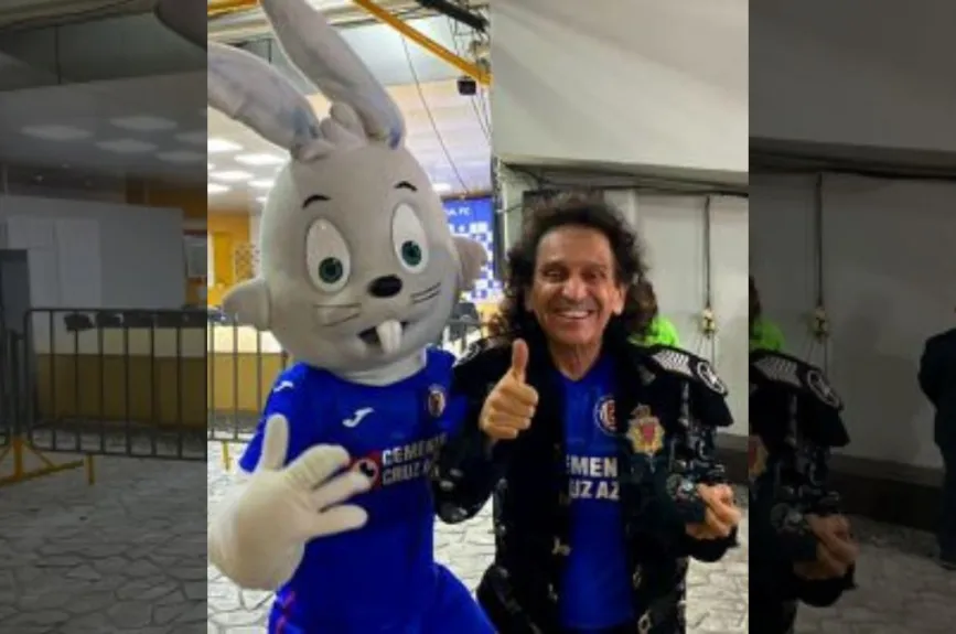 Alex Lora Cruz Azul.jpg