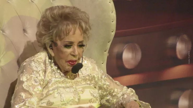 Silvia Pinal reaparece luego de su polémica decisión de regresar al teatro.