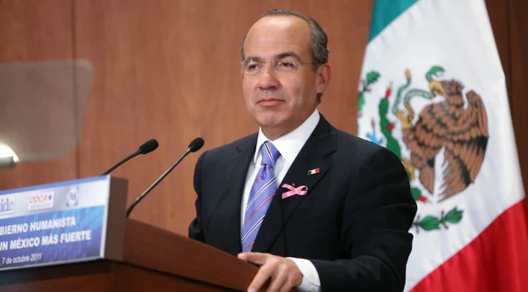 Niega Felipe Calderón estar detrás de las protestas de policías federales