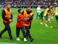 Un niño ingresó a la cancha durante el calentamiento buscando una foto con CR7 sin éxito.jpg