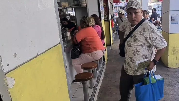 Alex vendedor de chacharas