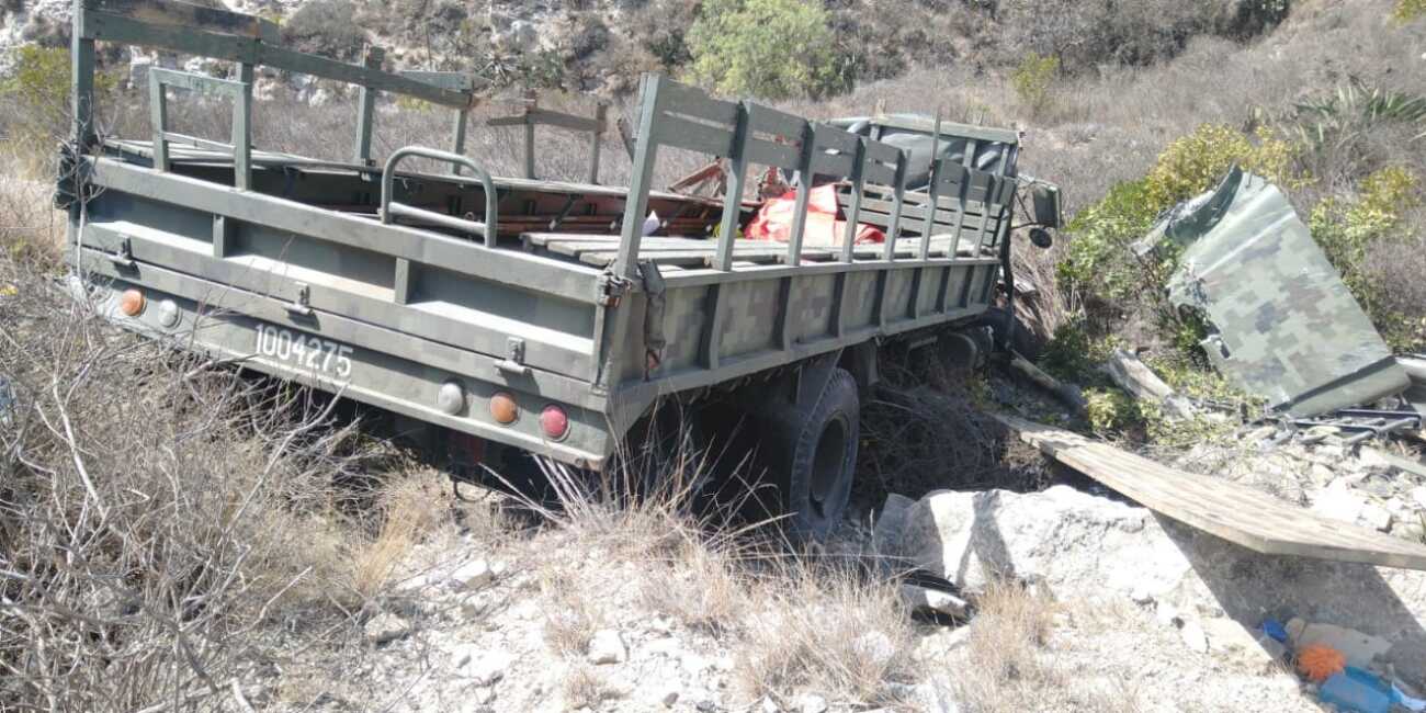 Camión de militares a barranco (1).jpeg