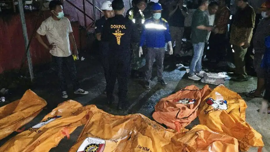 Víctimas de un incendio en una residencia para ancianos en Indonesia.
