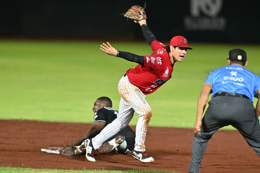 Diablos Rojos del México vencen 5-4 a Piratas de Campeche juego 4