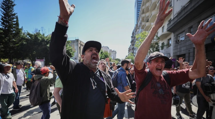 Protestas contra el gobierno de Milei en Argentina