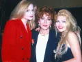 Silvia Pinal con Itati Cantora y Patricia Rojo.jpg