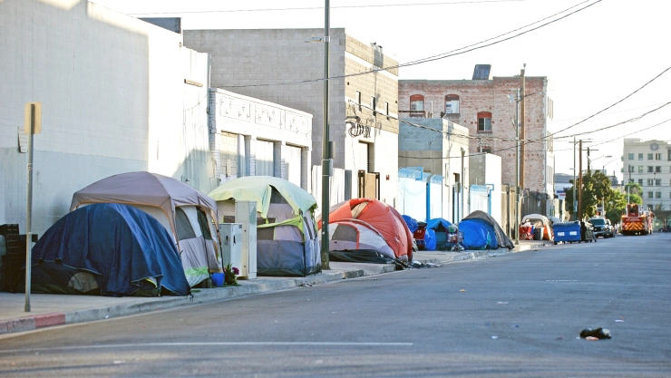 Campamentos de personas sin hogar en California
