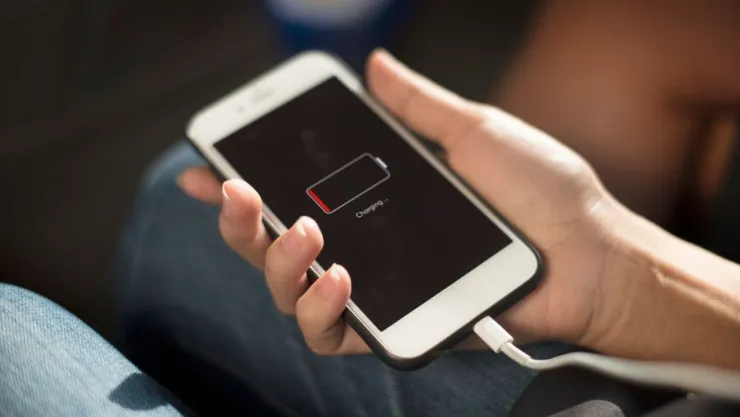 ¿Cuántas horas puede durar tu celular durante un apagón? Esto recomiendan expertos