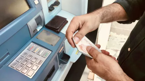 Cuánto cobra el SAT por los depósitos en efectivo en 2024