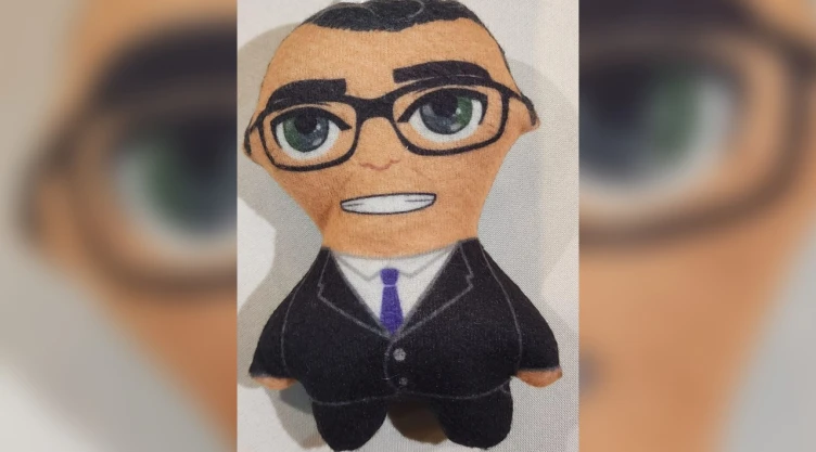 Simpatizantes lanzan los Marcelitos en apoyo a canciller Ebrard