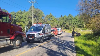 Lista de heridos tras la volcadura de autobús en la carretera Santiago-Chalma.