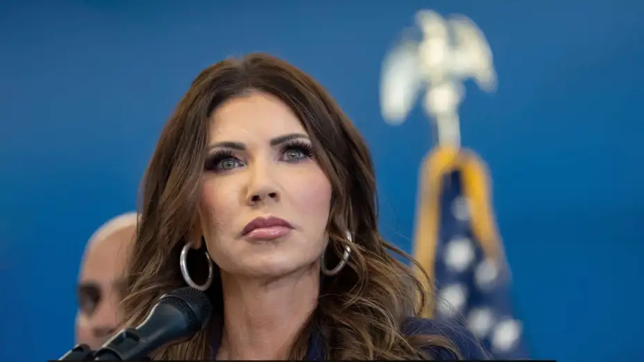 Kristi Noem, secretaria de Seguridad Nacional de EU.