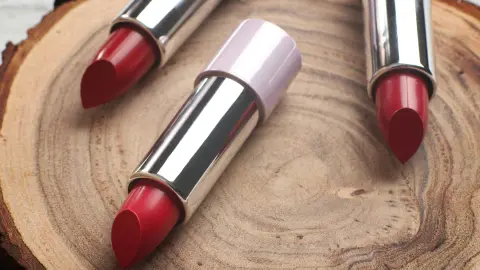 Los labiales que quitan lo amarillento de los dientes