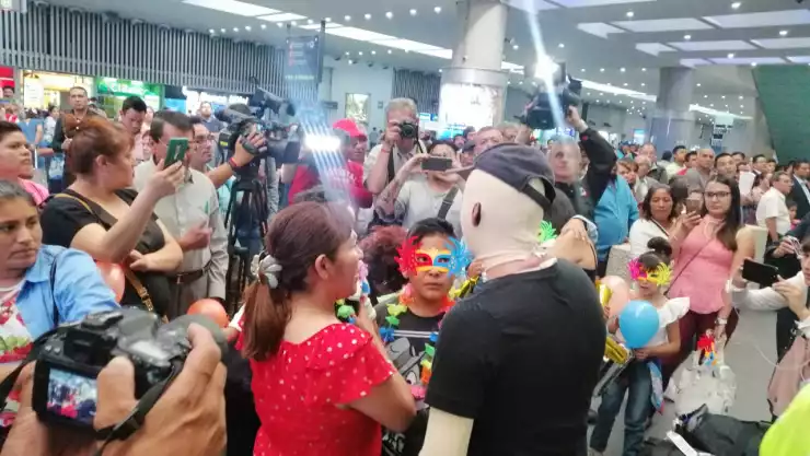 Llega lesionado por la explosión en Tlahuelilpan, Hidalgo, al AICM