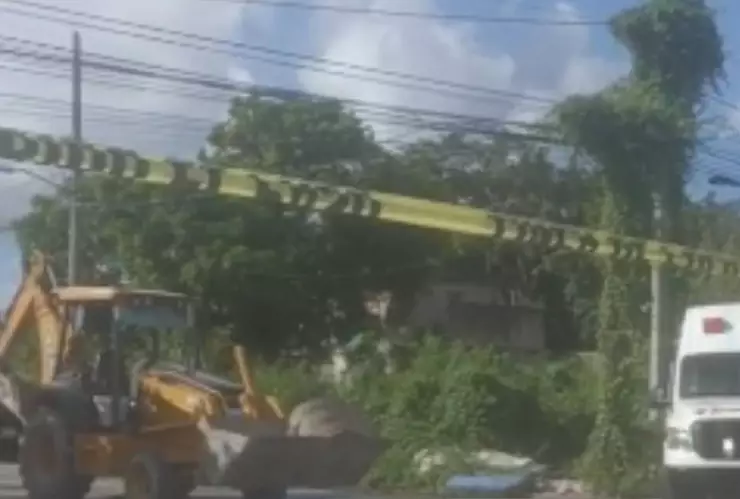 Choque HOY 11 de septiembre en Cancún causa bloqueo en la Colosio; hay tráfico.jpg
