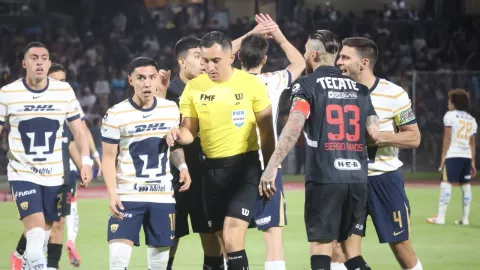 Pumas vs Monterrey polémica arbitral Liga MX