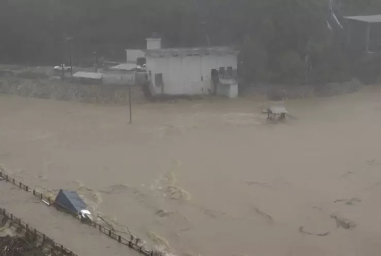 Huracán Fiona golpea República Dominicana; luego podría llegar a Bahamas.