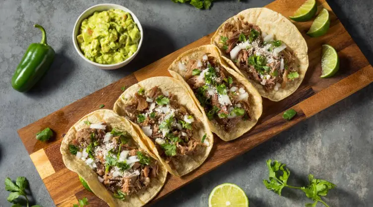 Cuáles son los mejores lugares para comer tacos de carnitas en Los Ángeles