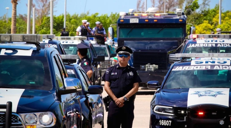 Policías