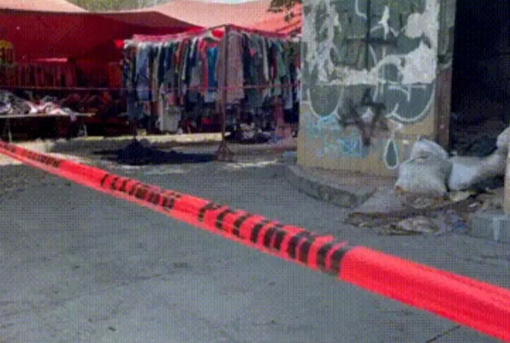 Abandonan cadáver junto a un tianguis en Azcapotzalco: Esto se sabe