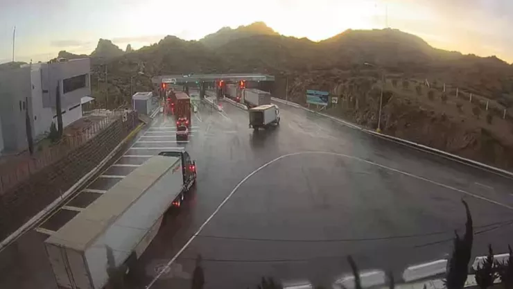 Alertan por cierre de carreteras de La Rumorosa por el frío