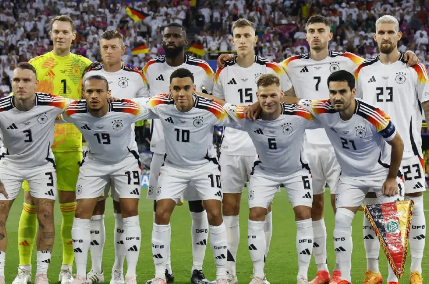 Foto grupal de Alemania vs Dinamarca.jpg