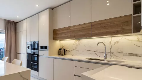 Los gabinetes altos estuvieron de moda en 2025, pero en el 2026 ya no se usarán.