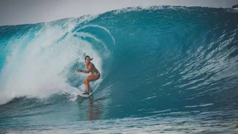 Influencer italiana muere atacada por un pez espada.jpg