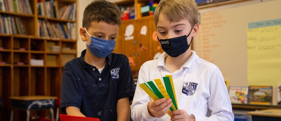 La escuela privada, Grace Church School, en Manhattan, Nueva York, busca crear un ambiente de inclusión y antirracista.
