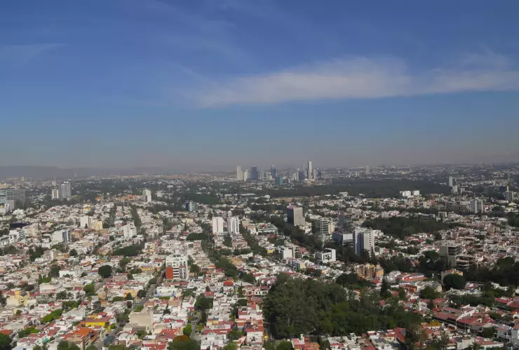 ¡No es neblina… es contaminación! Se tiñe de gris Guadalajara y Zapopan