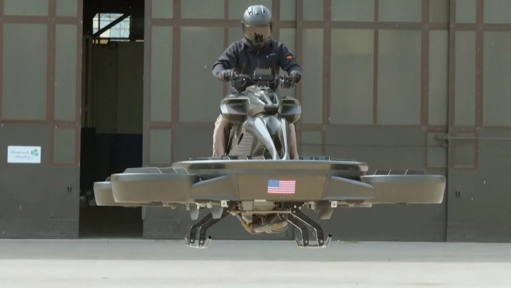 Presentan en Auto Show de Detroit la primera moto voladora: XTURISMO.