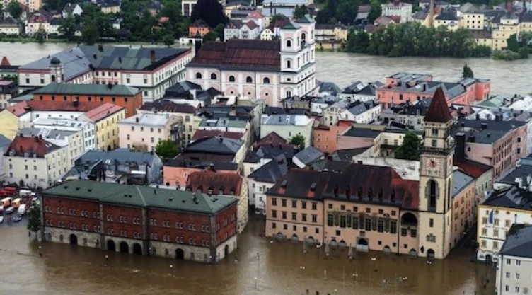 Fuertes lluvias al sur de Alemania provocaron el desbordamiento de 3 ríos causando graves inundaciones