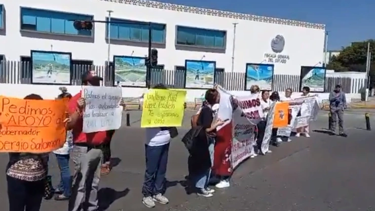 familia guillermo rául cierra el bulevar 5 de mayo y 31 oriente hoy
