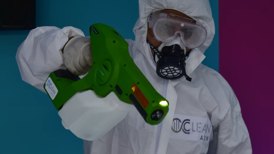 ASÍ ES COMO “CLEAN ADN” SANITIZA EL CONTENEDOR DEL JUGUETÓN AZTECA